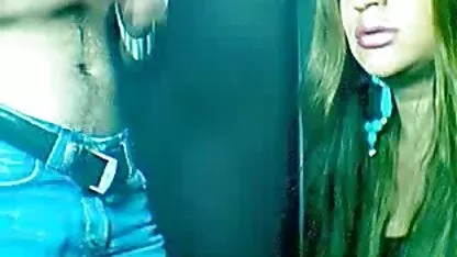 एक हिंदी मूवी पिक्चर सेक्सी युवा रूसी श्यामला के साथ एक अच्छे आदमी की सुबह कोमल सेक्स