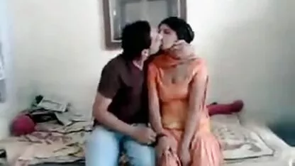 दोस्त ने सड़क पर एक प्यारी को हिंदी फिल्म मूवी सेक्सी उठाया और भावुक सेक्स की पेशकश की