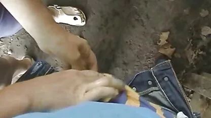 आबनूस लड़की मैरी को दो मोटे लंड सेक्सी मूवी सनी देओल की से चुसाया जाता है